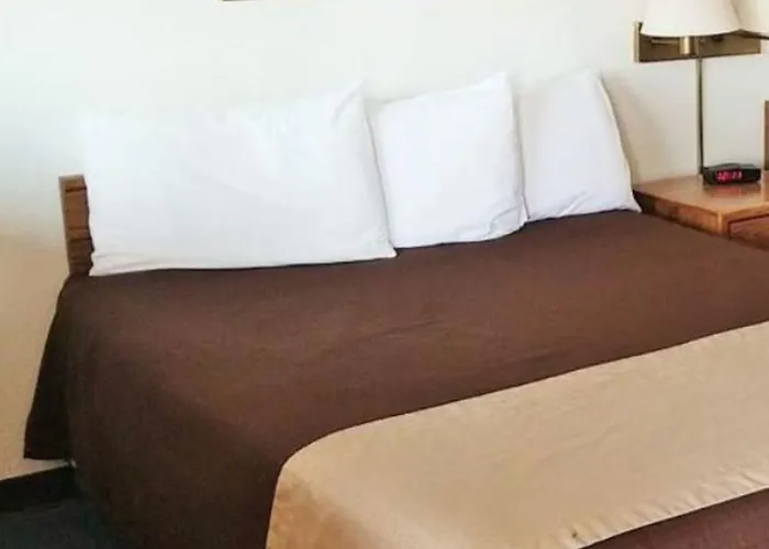 Travelodge By Wyndham Hotel